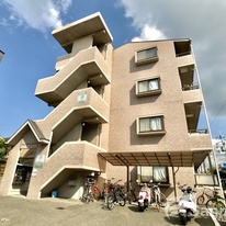 ステューディオ　ツキヤマ